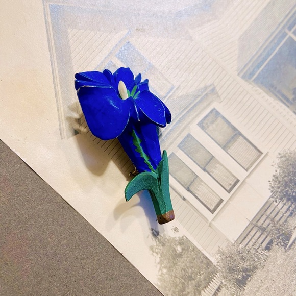 Vintage Early Plastic Cobalt Blue Enzian Gentian Flower Brooch - Picture 2 of 5